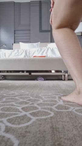 I wish houskeeping had walkd in my hotelroom while i was looking for something under bed : video clip