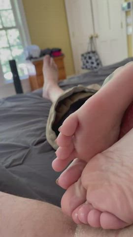 Here is my attempt at a Footjob : video clip