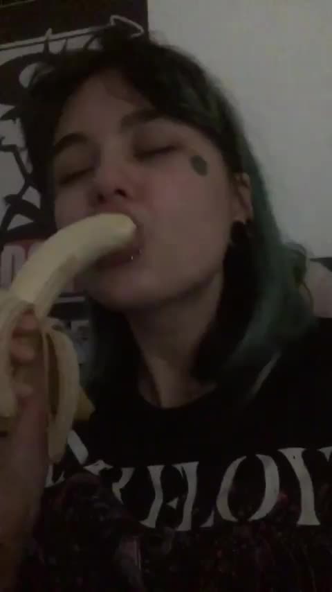 Can I play with your banana? 🍌😏 : video clip