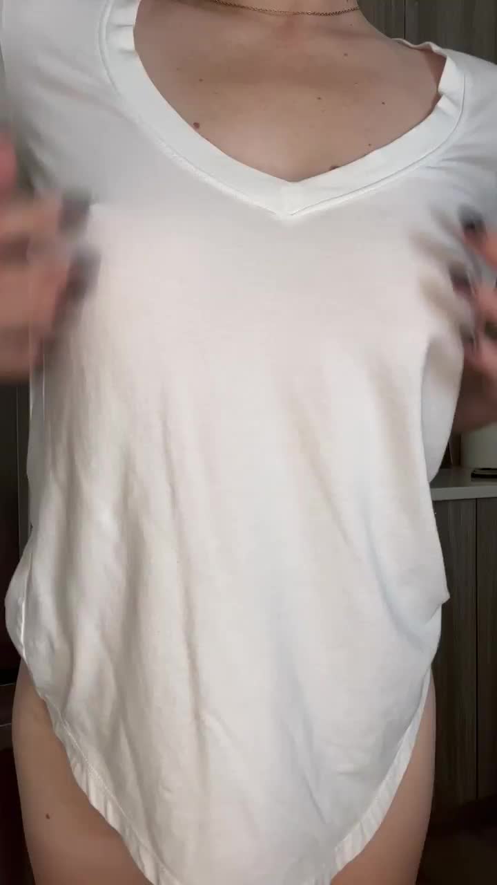Showing off my pale perky boobs 😋 : video clip