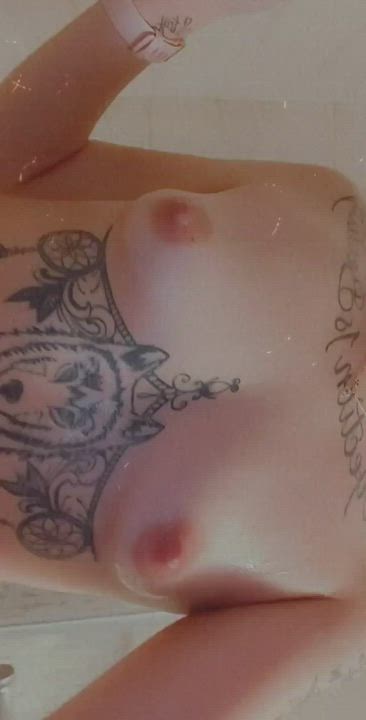 5'10, 24, covered in tattoos. Want to make me a milf? Lets breed 🥵 : video clip