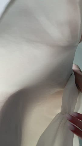 It's so nice and exciting to walk around in a dress without panties : video clip