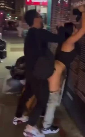 Shameless Couple Caught Fucking In Public : video clip