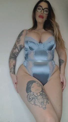 Thicccc milfff : video clip