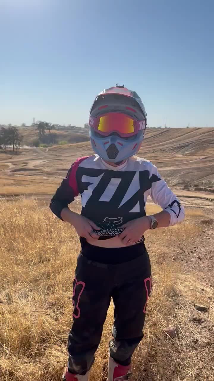 I like flashing at my local riding spot. Brings a smile to people riding by. [GIF] : video clip