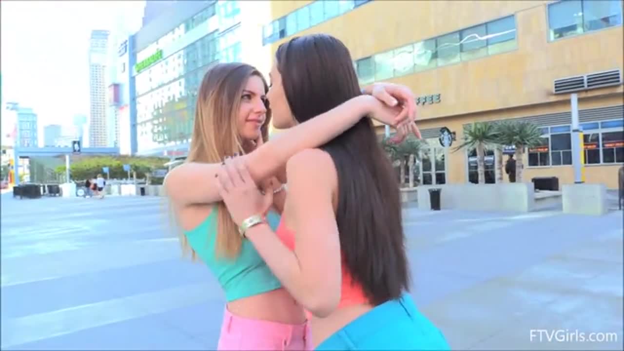 Stella Cox And Lana Rhoades : video clip