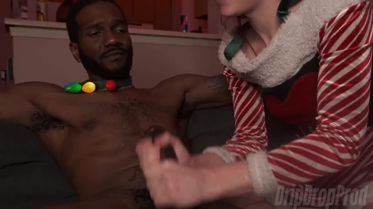 She Loves to Make Him Cum Everywhere While Sucking His Nipples!! 💦 : video clip