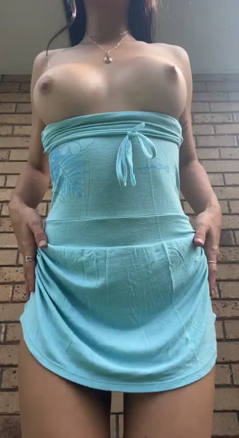 Panties aren’t necessary : video clip