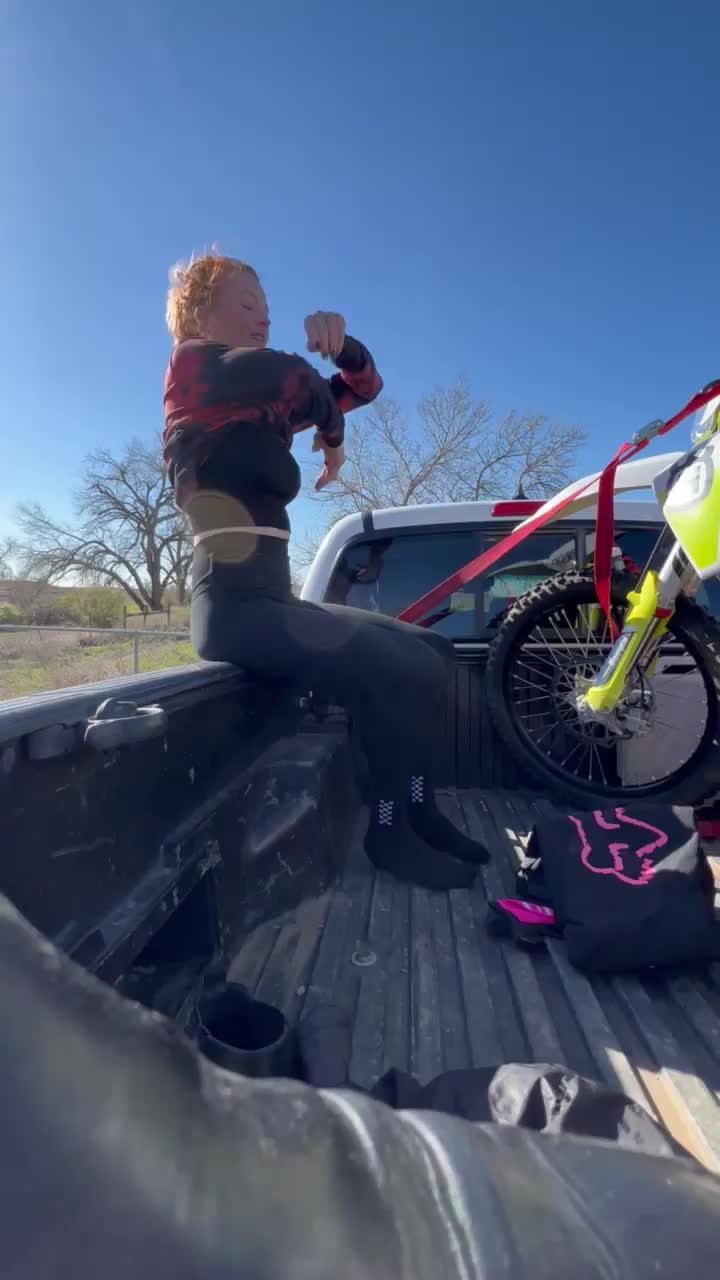 Out riding with the boys and had a chance to flash while getting dressed. [GIF] : video clip