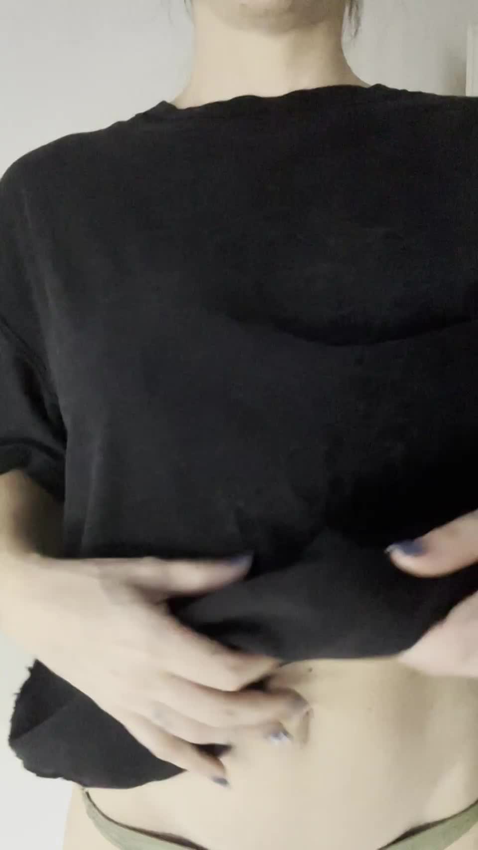 Small size and hot : video clip