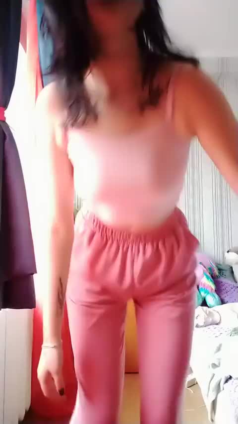 I need someone to send nudes too : video clip