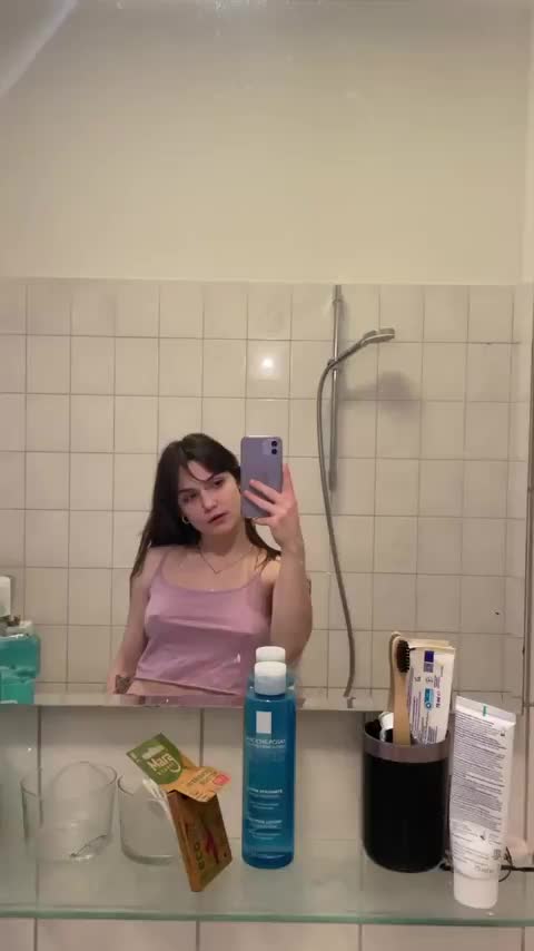 I’ve never had a dad, wanna role play with me? : video clip