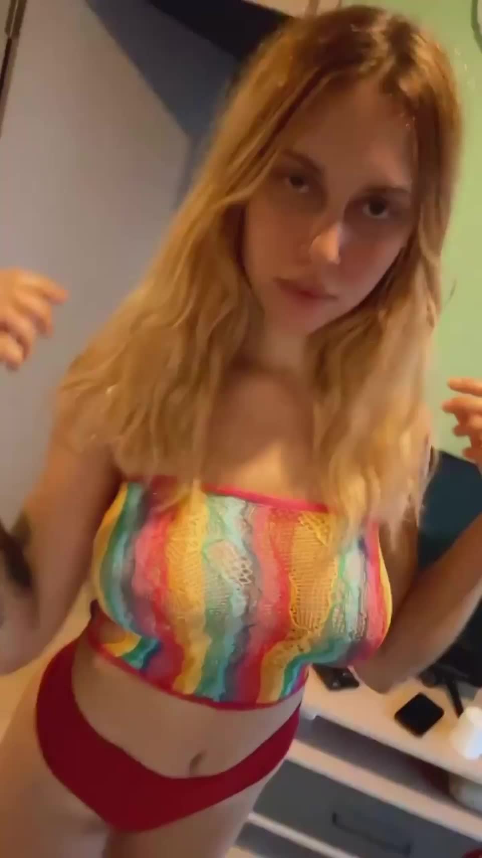 Would you spend vacation with two goon princess?😈 : video clip
