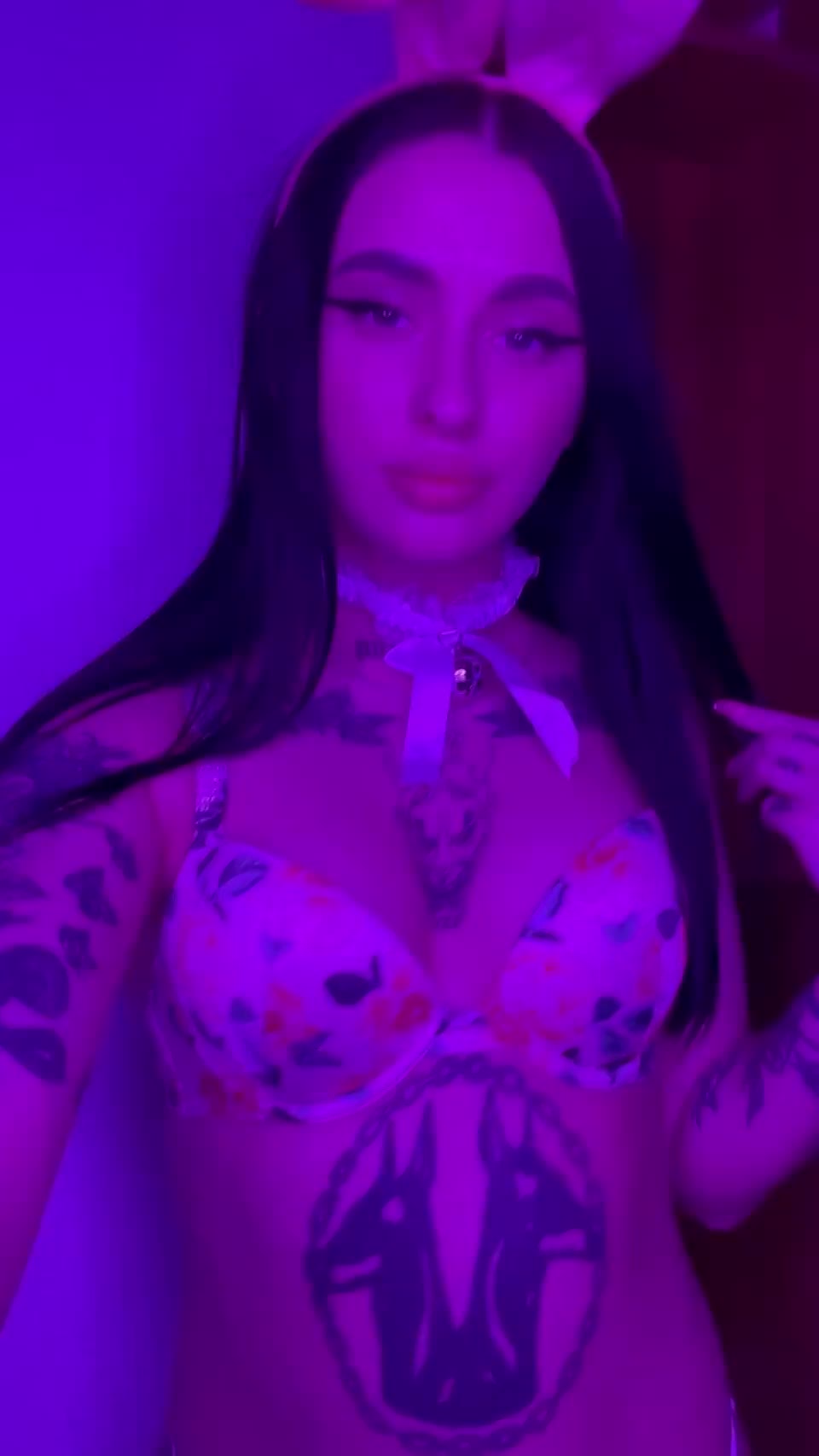 I love to tease you with my TINY boobs : video clip