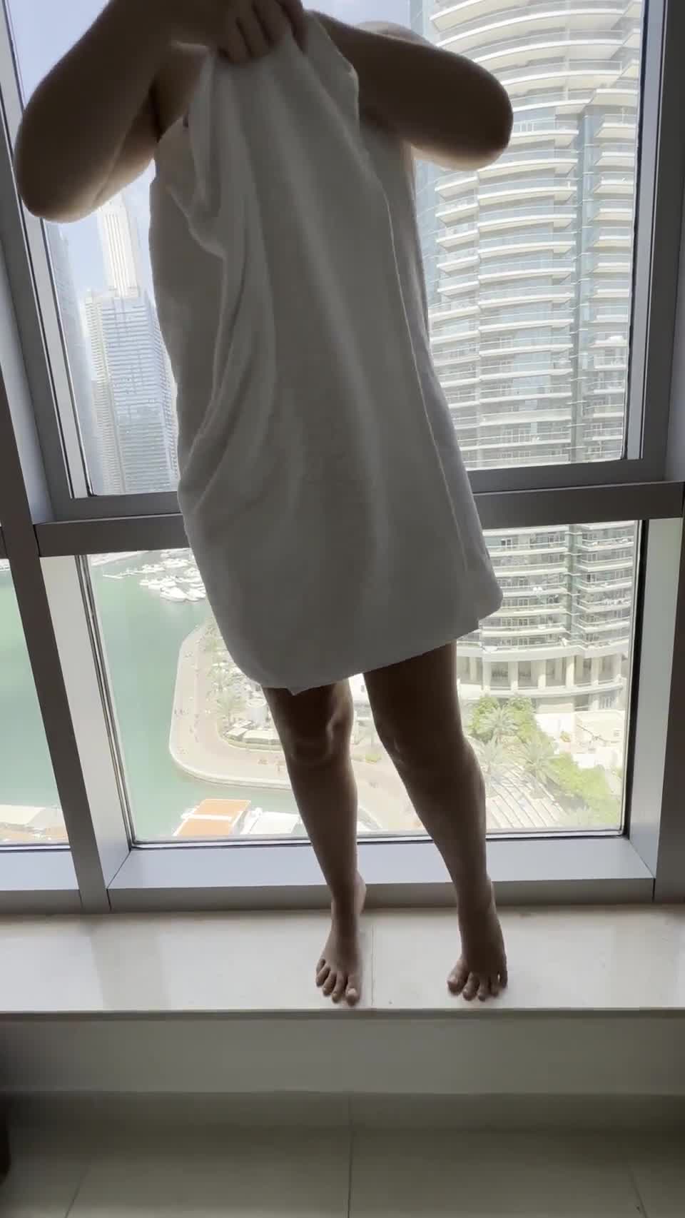 Do you like my titties? : video clip