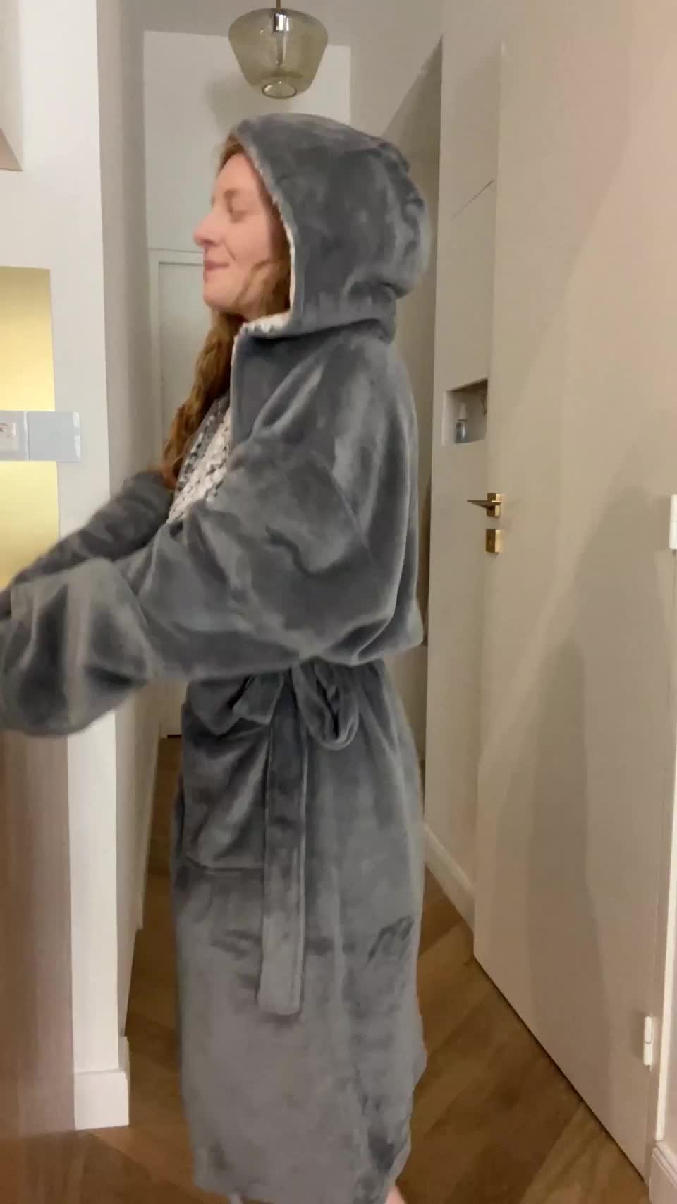 I'm more on the goofy side but my big tiddies might still seduce you! : video clip