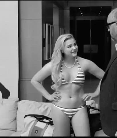 Chloe Grace Moretz looking so fuckable in a bikini : video clip