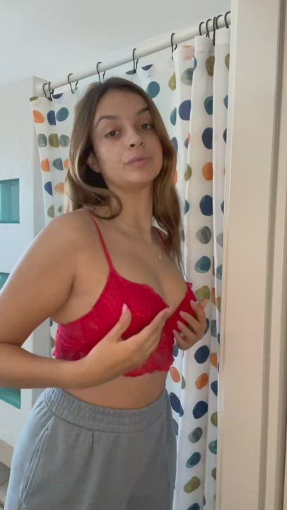 Would you undress me and fuck me in the shower? : video clip