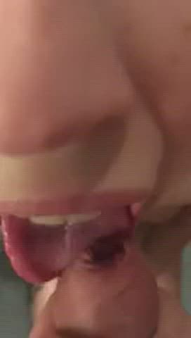 playing with cum in mouth : video clip