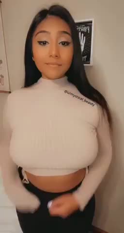 These natural tits could use some cum on them : video clip