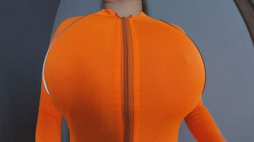 Slow-mo unzipping and bouncing edit 🧡🍒👀 : video clip
