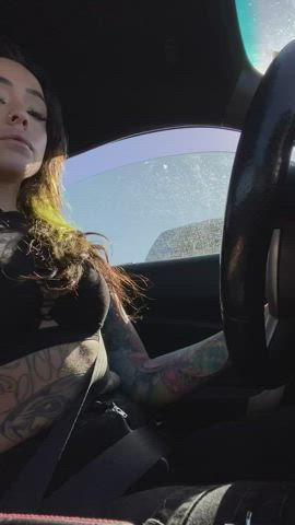 Flashing everyone on my way to work might be a new morning ritual of mine now ;) [gif] : video clip