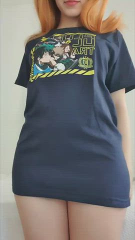 hey you! focus on the anime on my shirt, not on my booty! : video clip