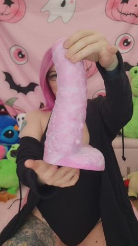 Riding the prettiest thick pink dildo really gets me cumming hard <3 : video clip