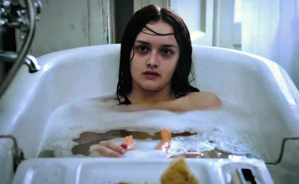 Olivia Cooke in The Quiet Ones (2014) : video clip