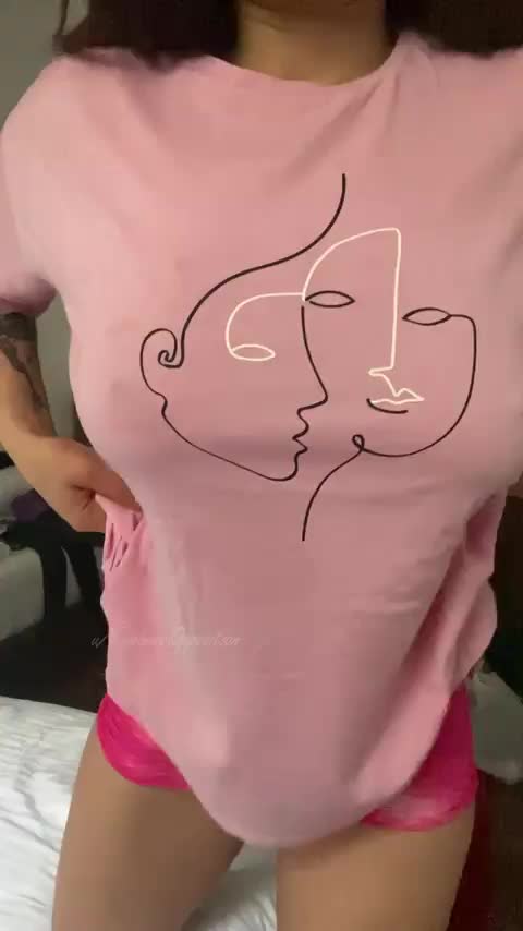 My big hidden boobs : video clip
