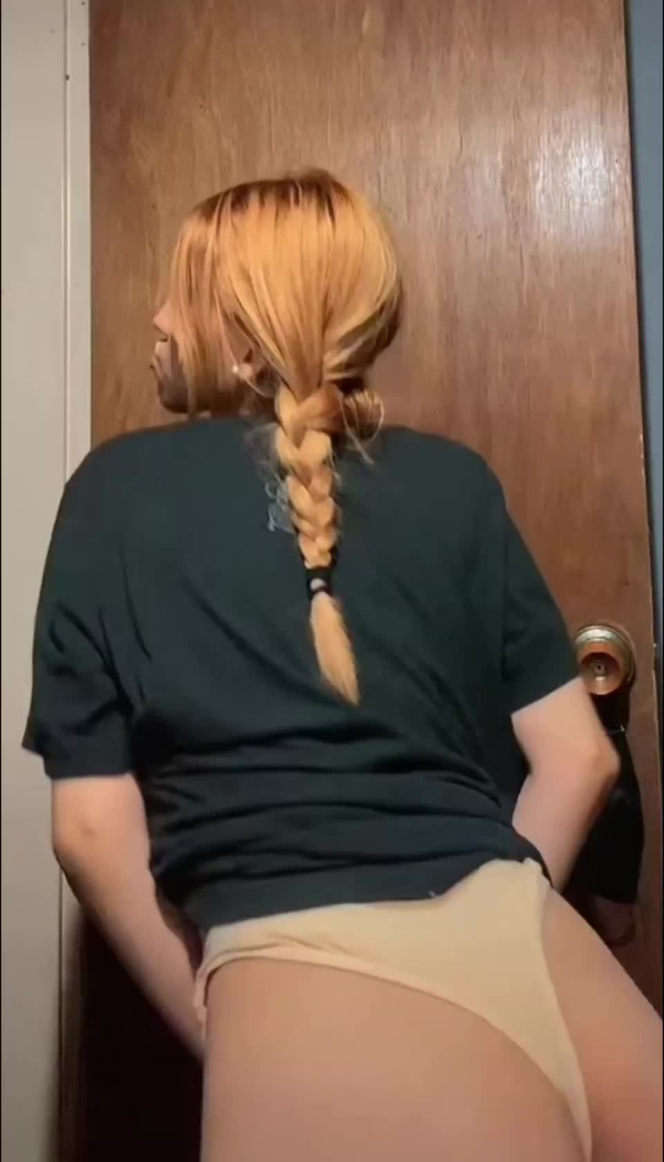 I am so soft and bouncy for you daddy : video clip