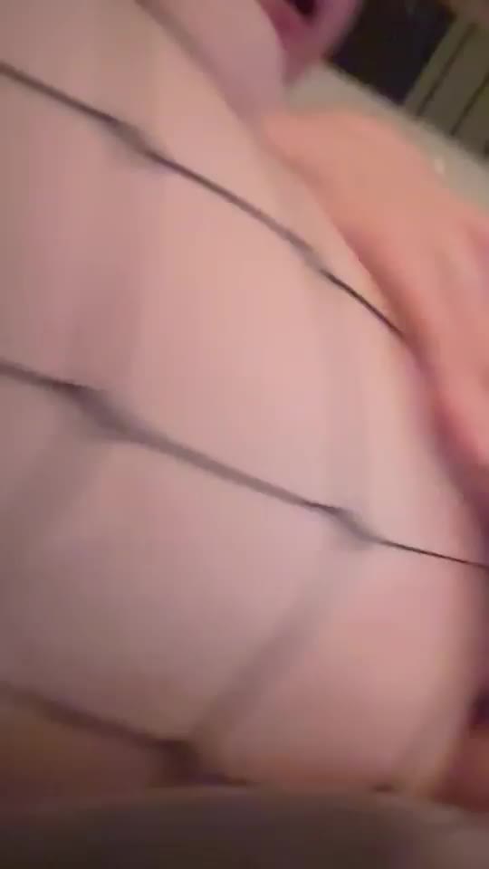 I love it when it’s messy : video clip