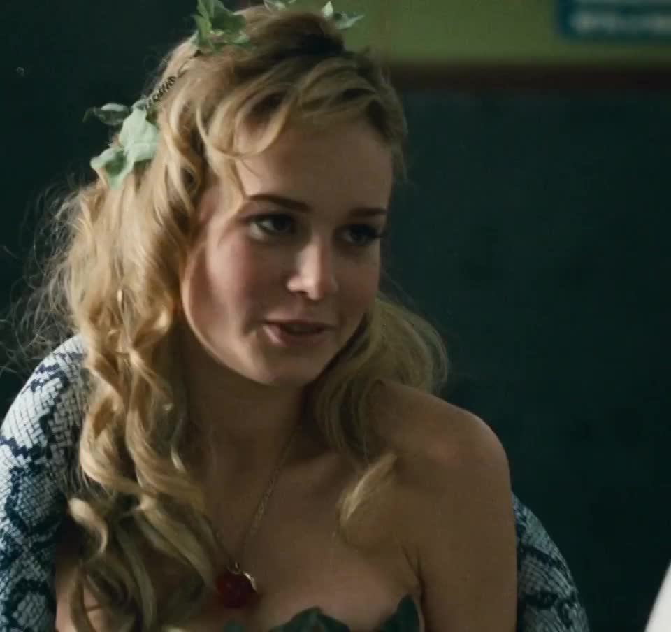 Brie Larson [Tanner Hall] : video clip