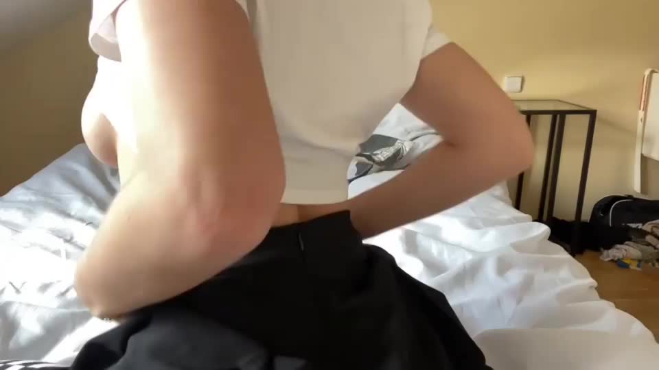 I don't see the point of wearing panties under a skirt : video clip