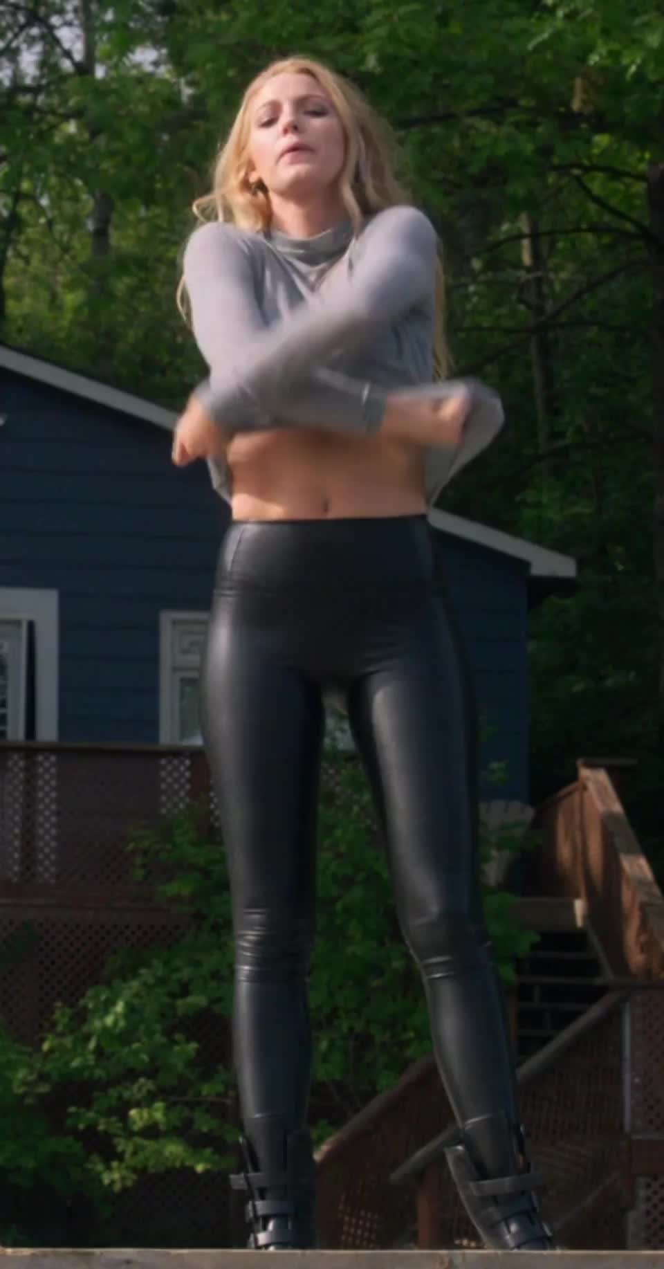 Blake Lively [A Simple Favor] : video clip