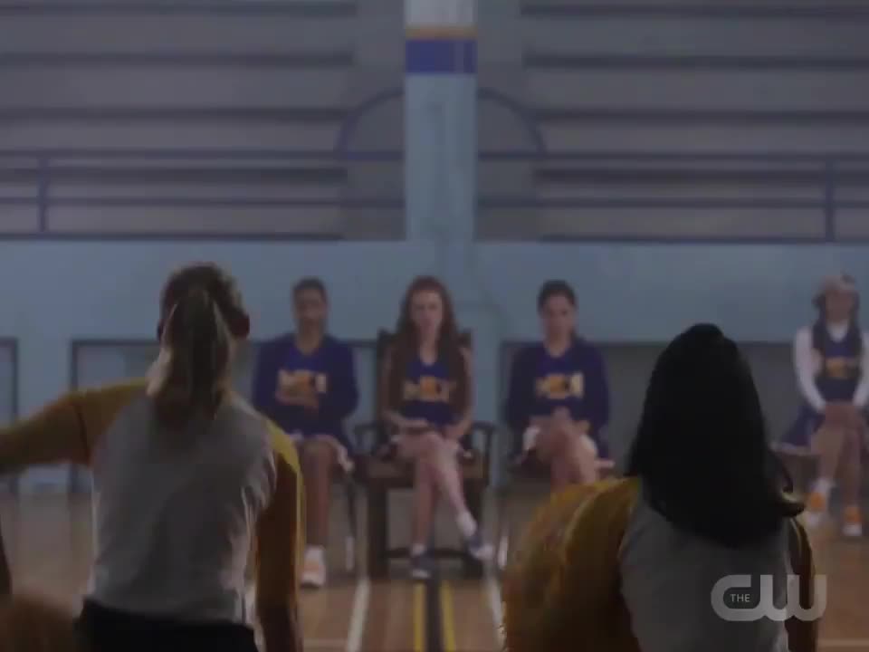 Lili Reinhart and Camila Mendes : video clip