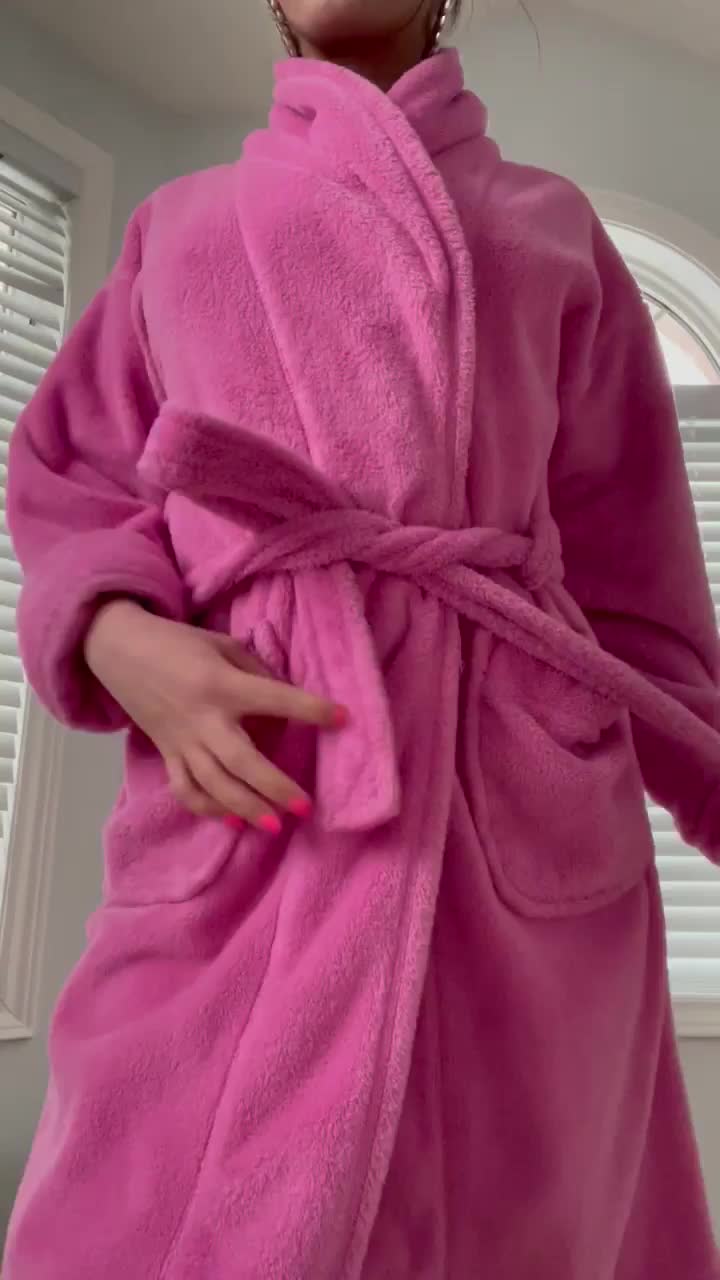 Petite & perky.. am I fuckable? : video clip