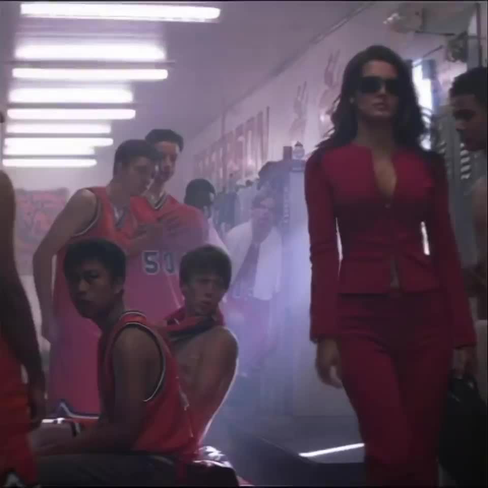 Angie Harmon : video clip