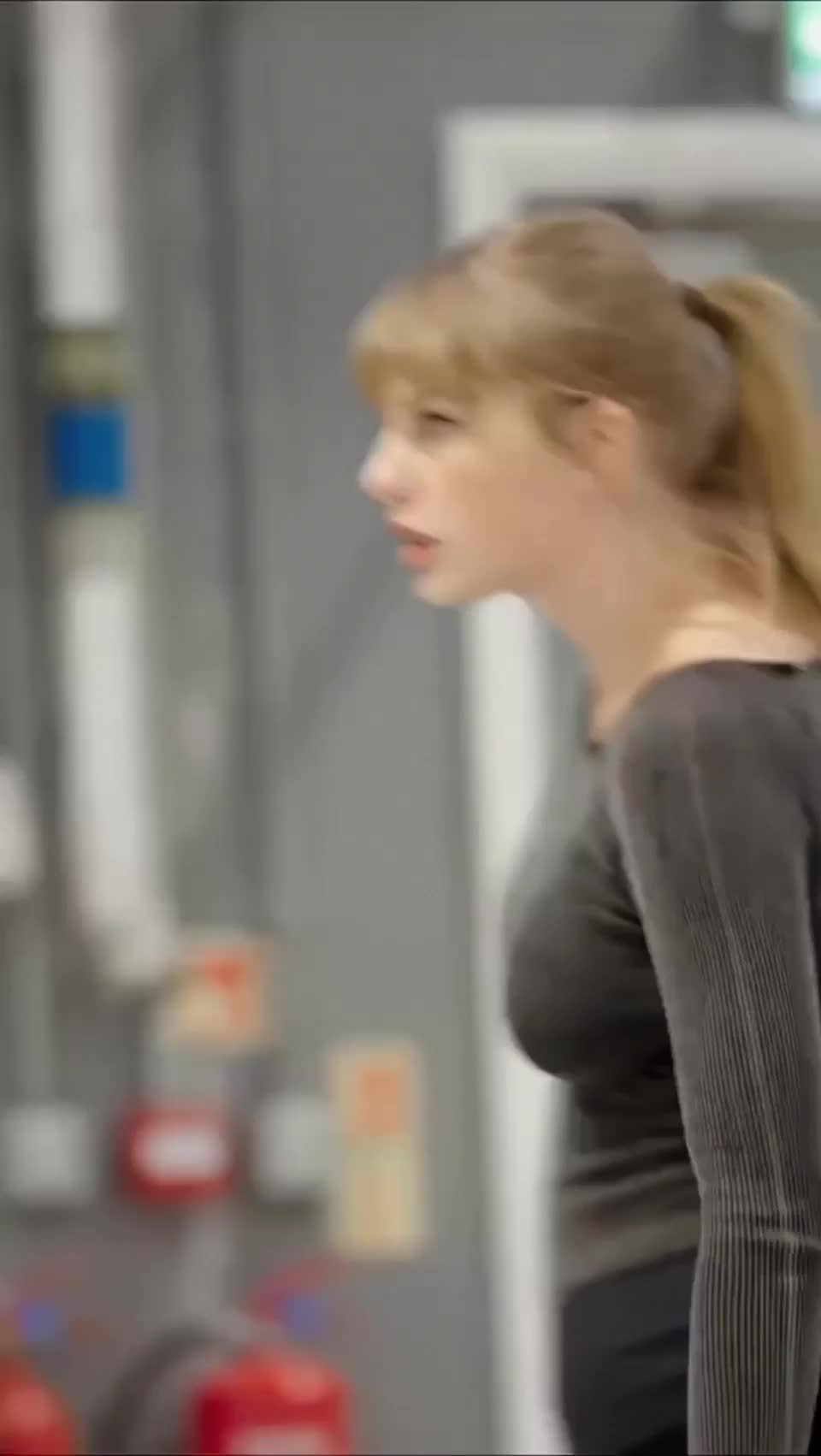 I never knew Taylor Swift had tits that big : video clip