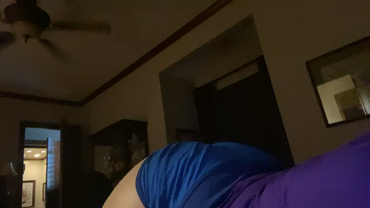 Is my ass too phat? : video clip