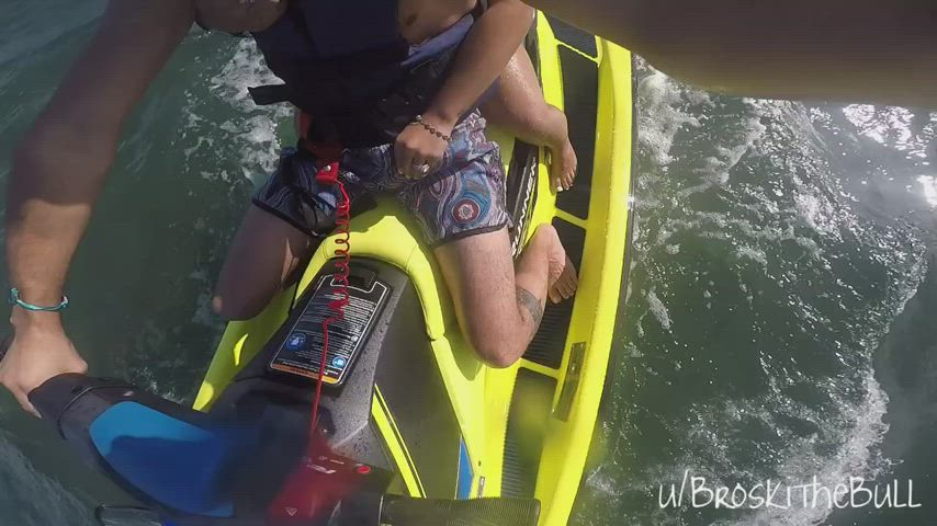 Jet skiing is even more fun with a slut on the back 😏 : video clip