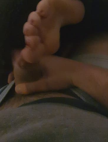 My GF's soft size 8 soles rubbing my cock. : video clip