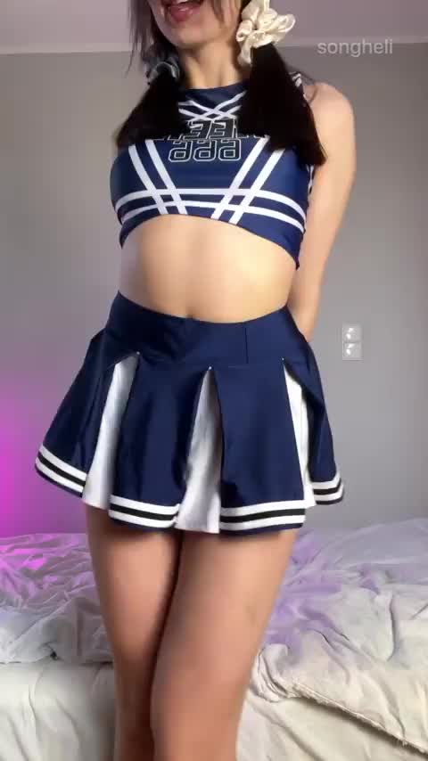 Would you fuck a cheerleader if we were at the same school? : video clip