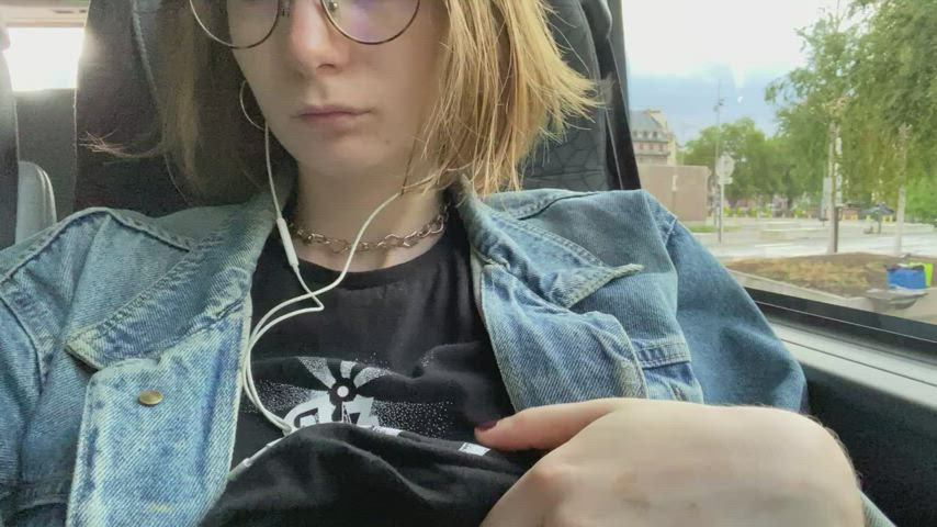 Guess I'm the nerdy girl showing her tits on the bus [gif] : video clip