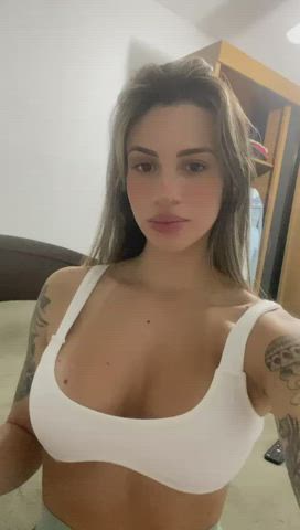 perfect Latina boobies : video clip
