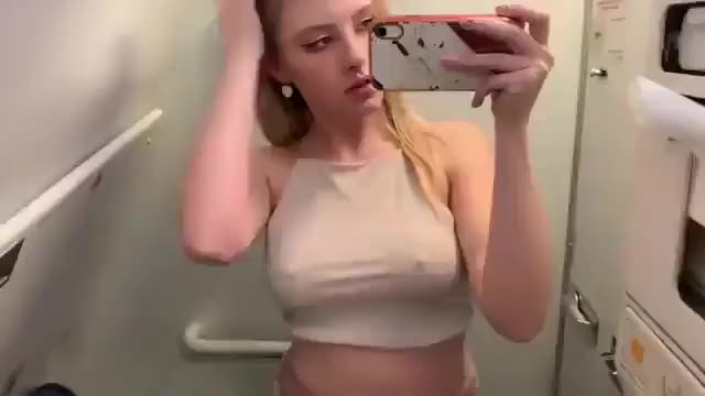 Titties Dropping One By One : video clip