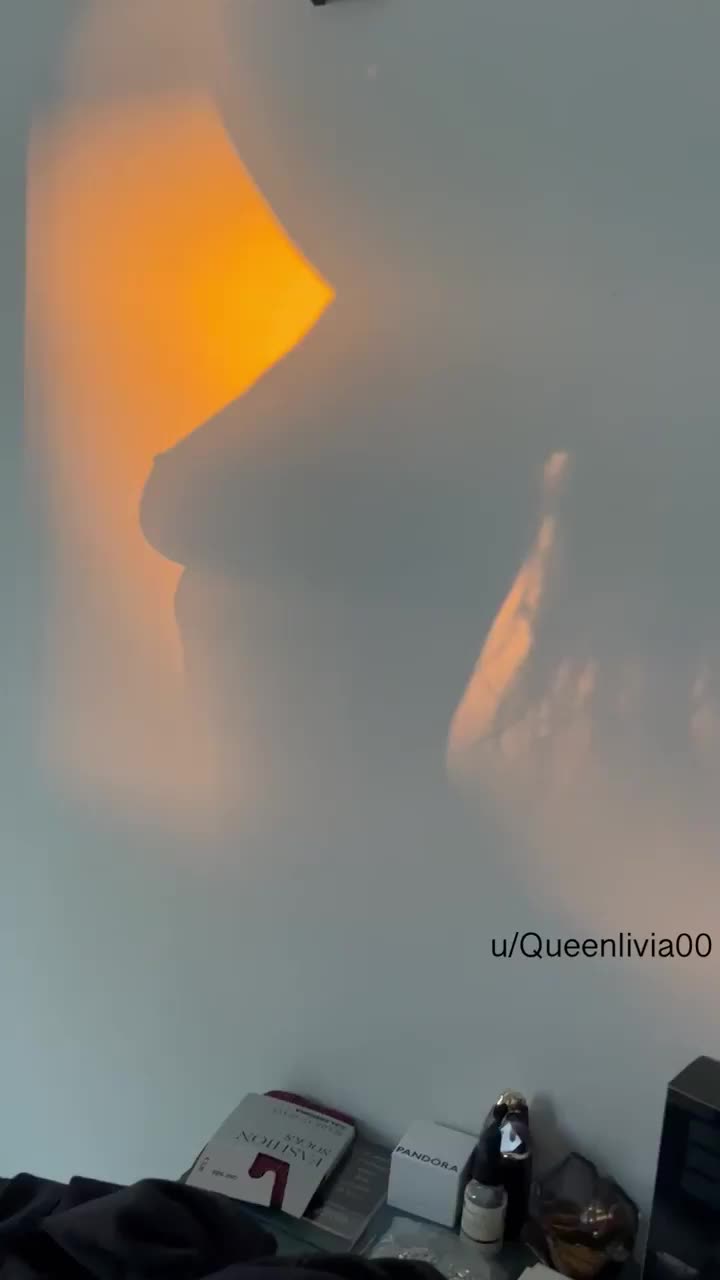 Shadow on the wall : video clip