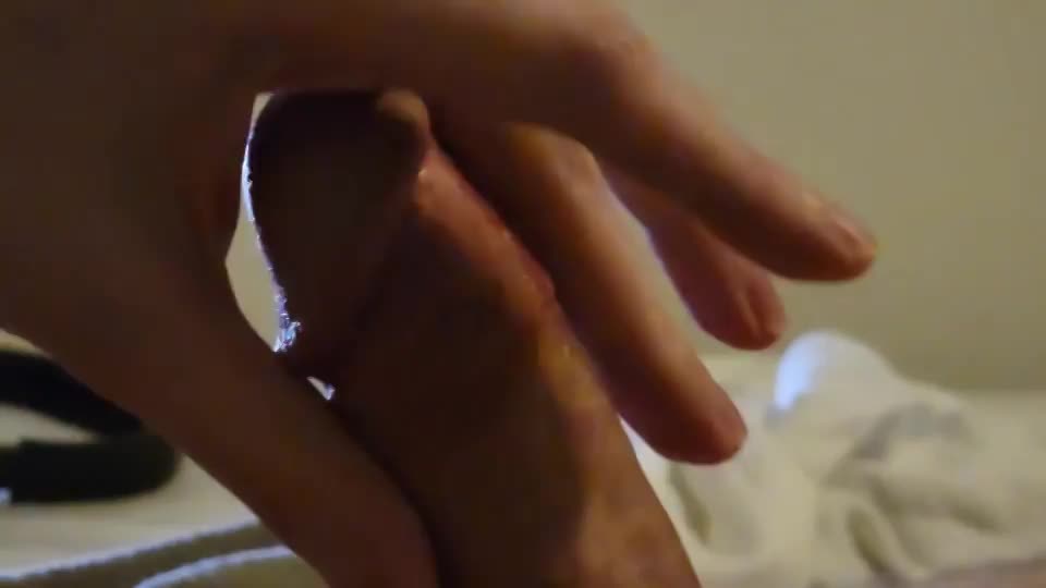 Edging with one finger : video clip