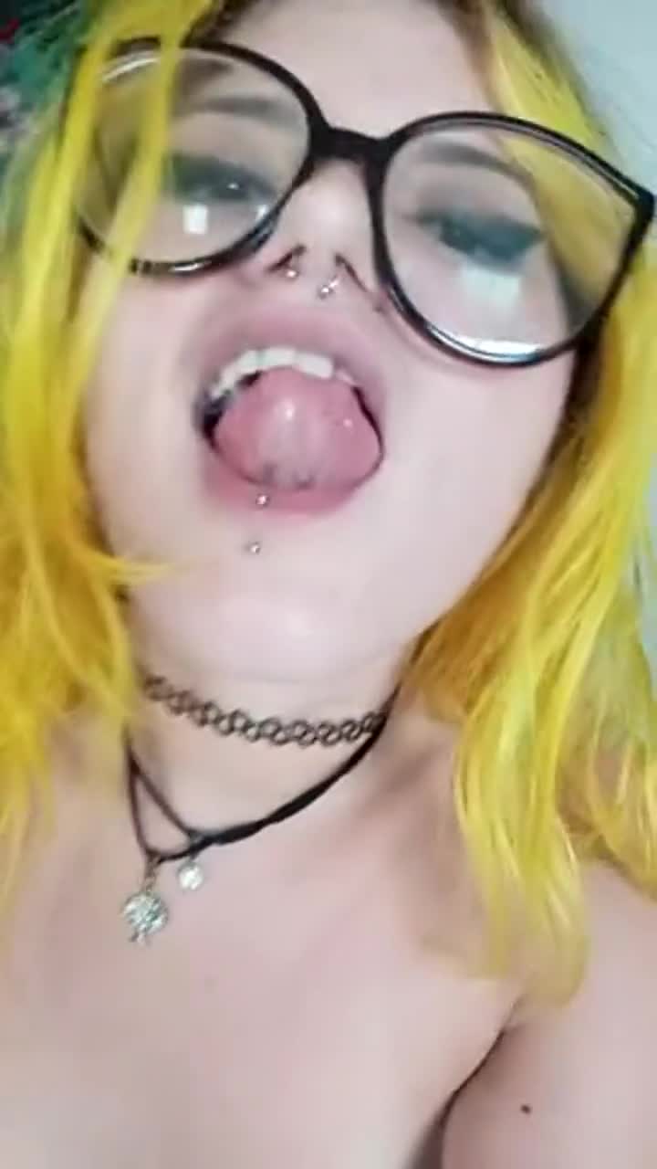 Suck my nipples and slap my white ass : video clip