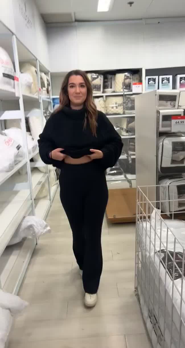 Would you date a serial flasher? 😝 : video clip